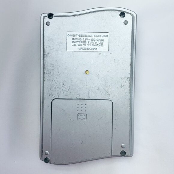 Tiger "Lights Out" handheld Video Game 1995 -- Operational - Picture 2 of 5